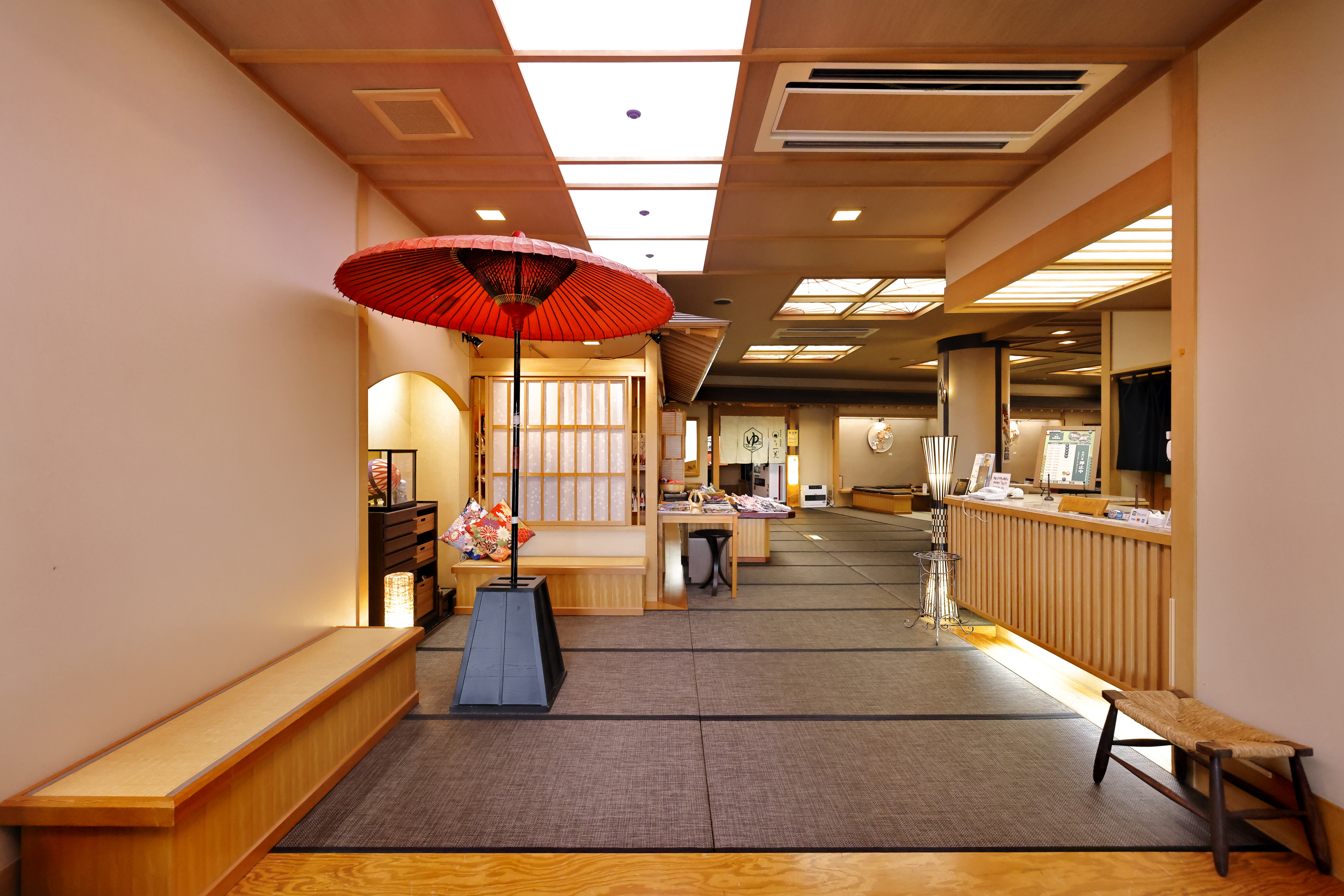 全館畳敷きの空間